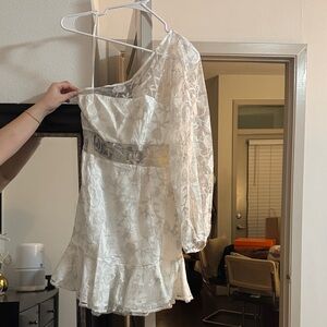 Selfie Leslie White Floral One-Shoulder Dress